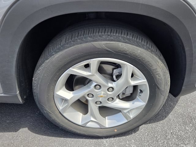Used 2025 Chevrolet Trax LS w/ LS Convenience Package FWD image 8