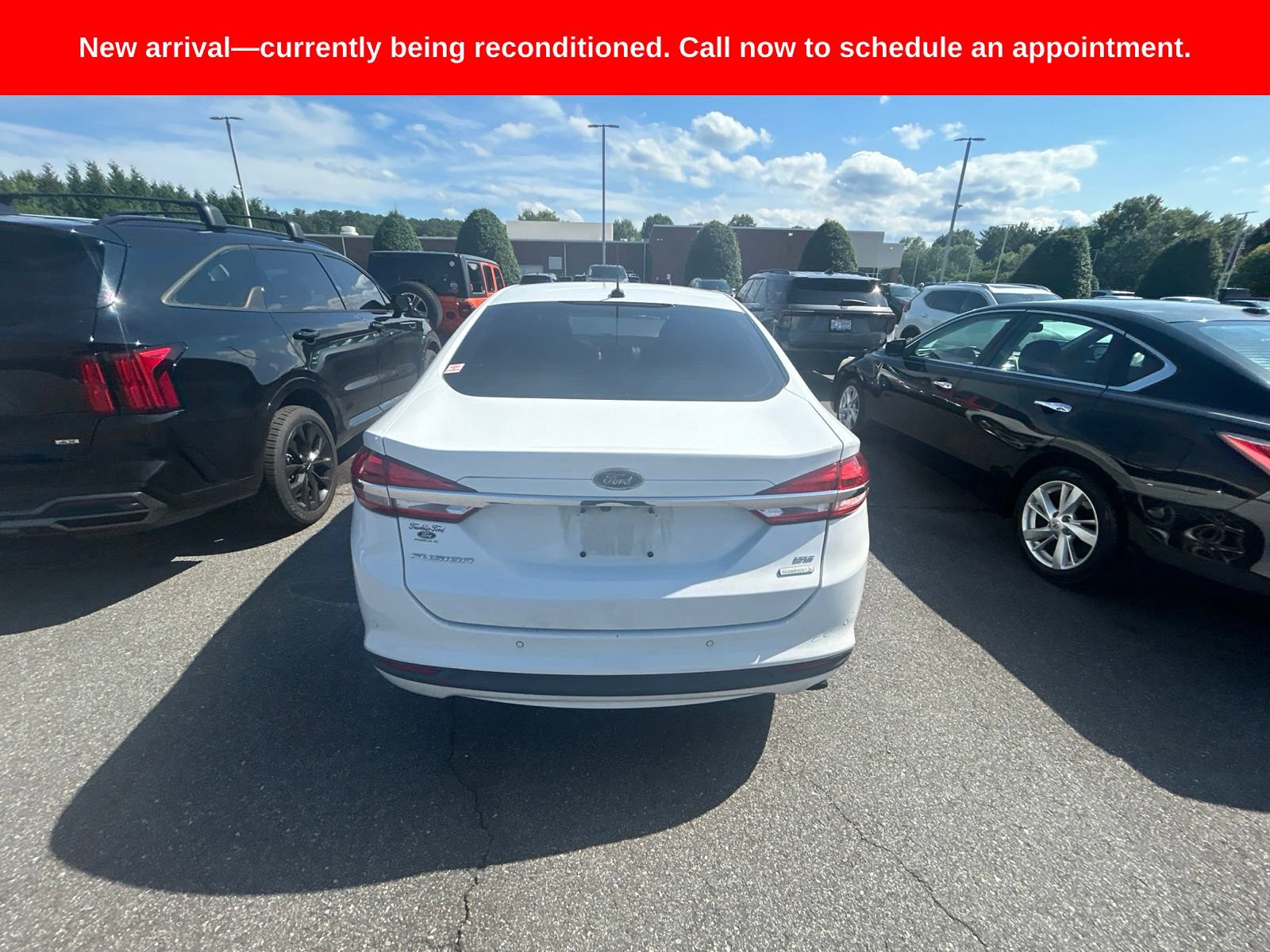 Used 2018 Ford Fusion SE w/ Fusion SE Technology Package FWD image 10