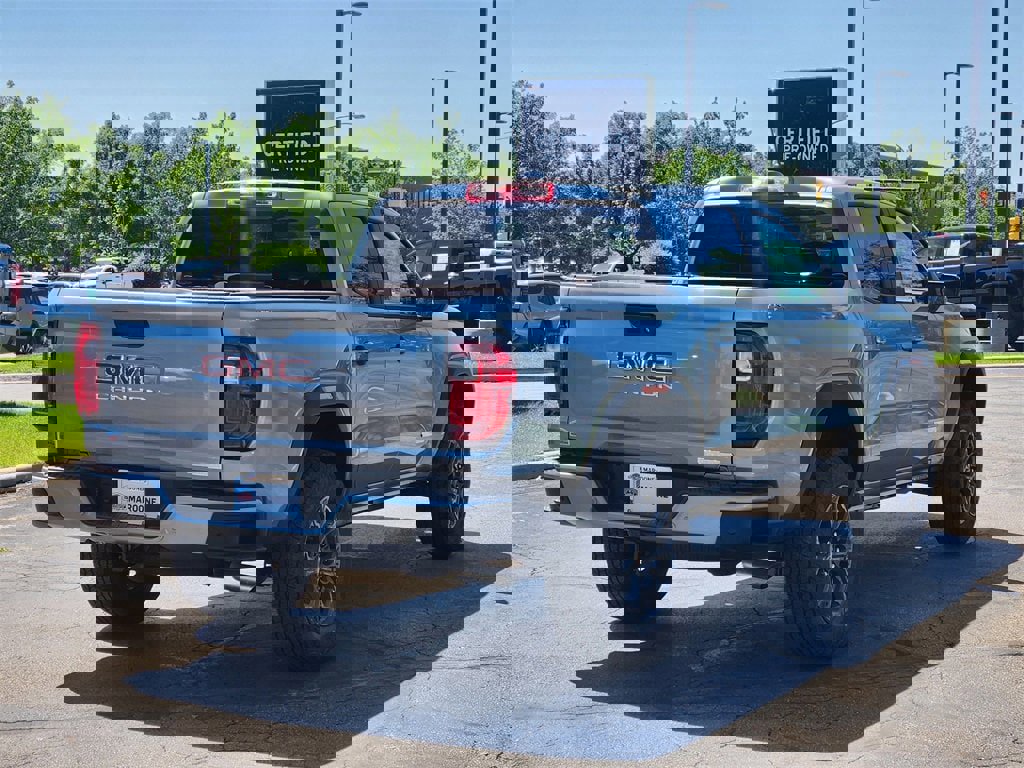 New 2025 GMC Canyon Elevation w/ Convenience Package image 3