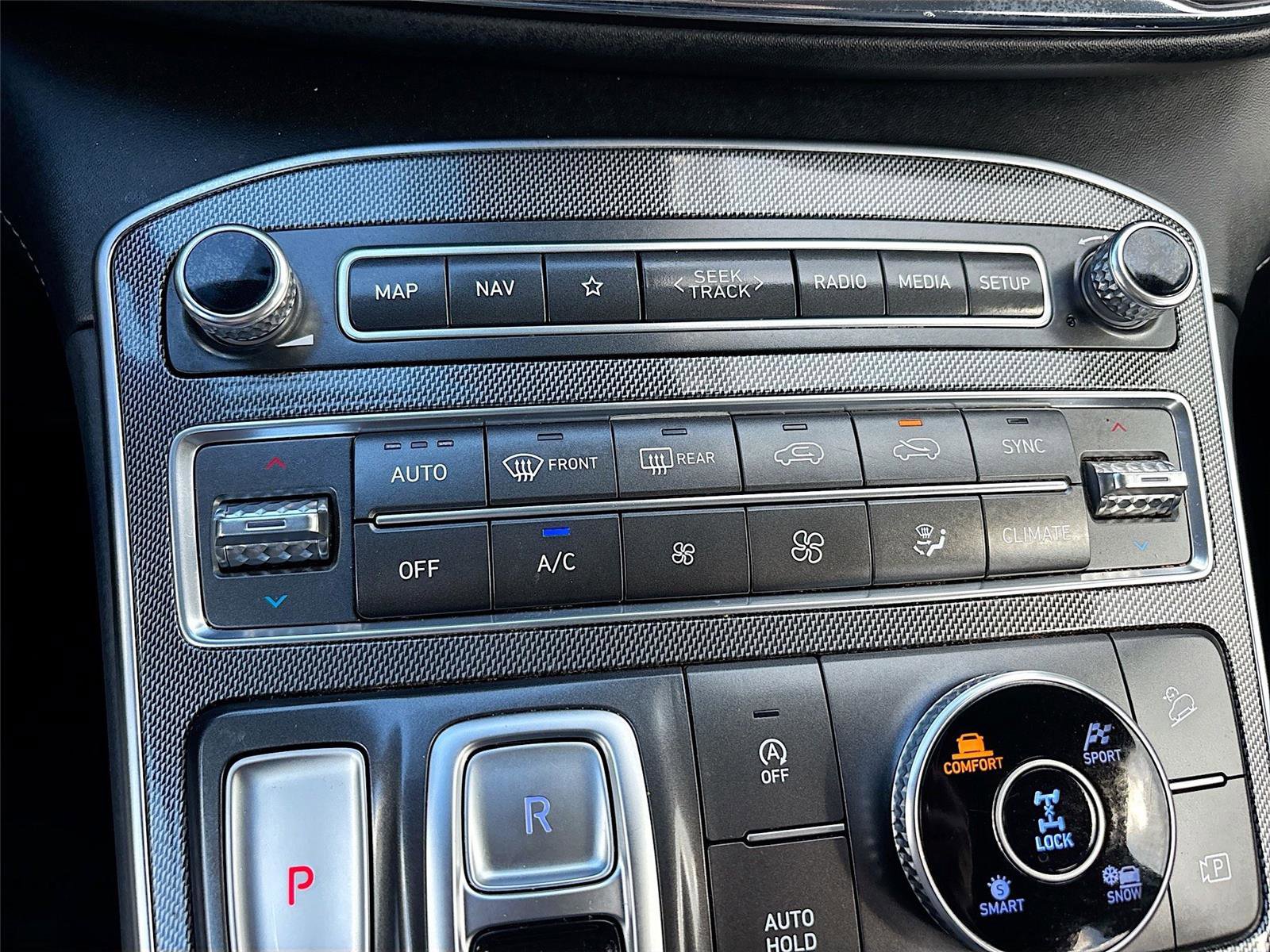 Used 2023 Hyundai Santa Fe SEL w/ Premium Package image 17