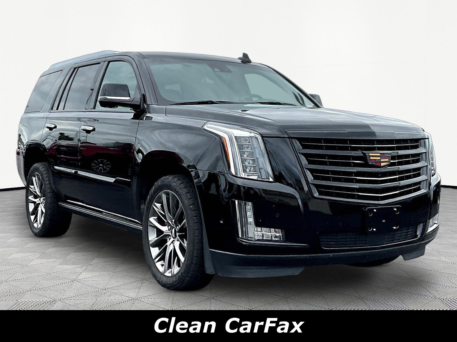 Used 2019 Cadillac Escalade Platinum w/ Escalade Sport Edition AWD/4WD image 3
