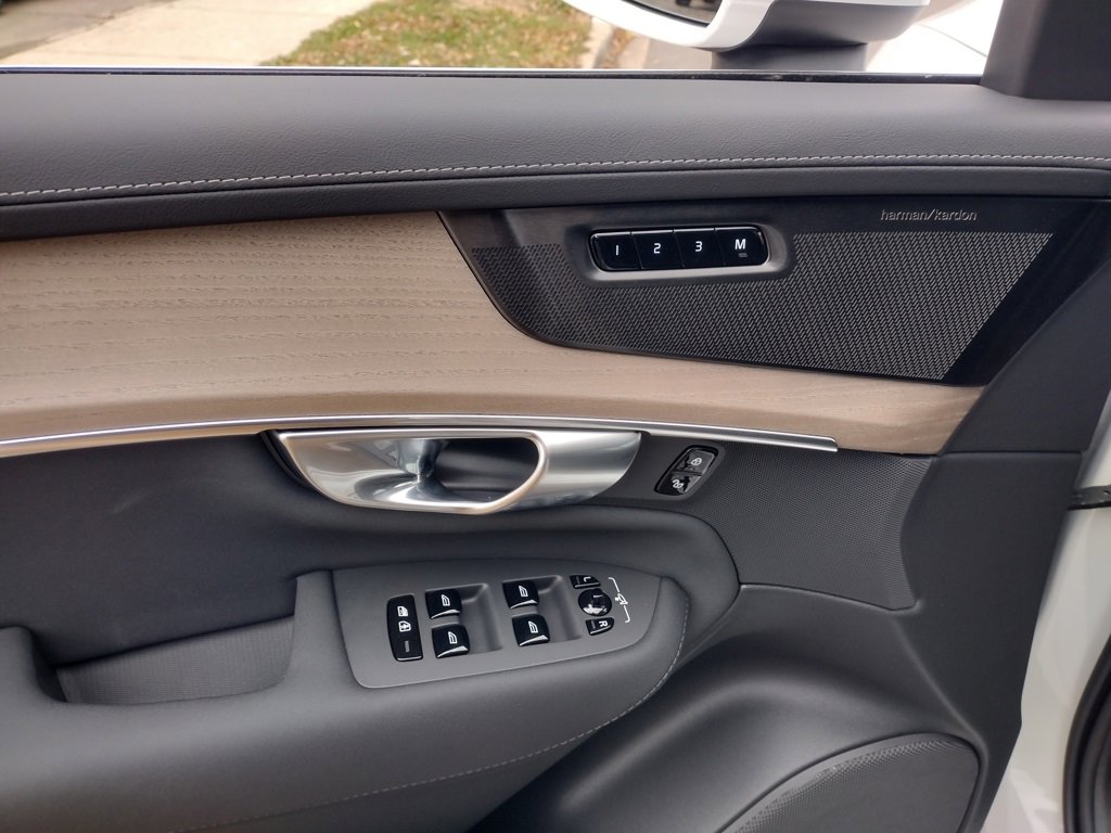 New 2026 Volvo XC90 B6 Plus w/ Protection Package image 10