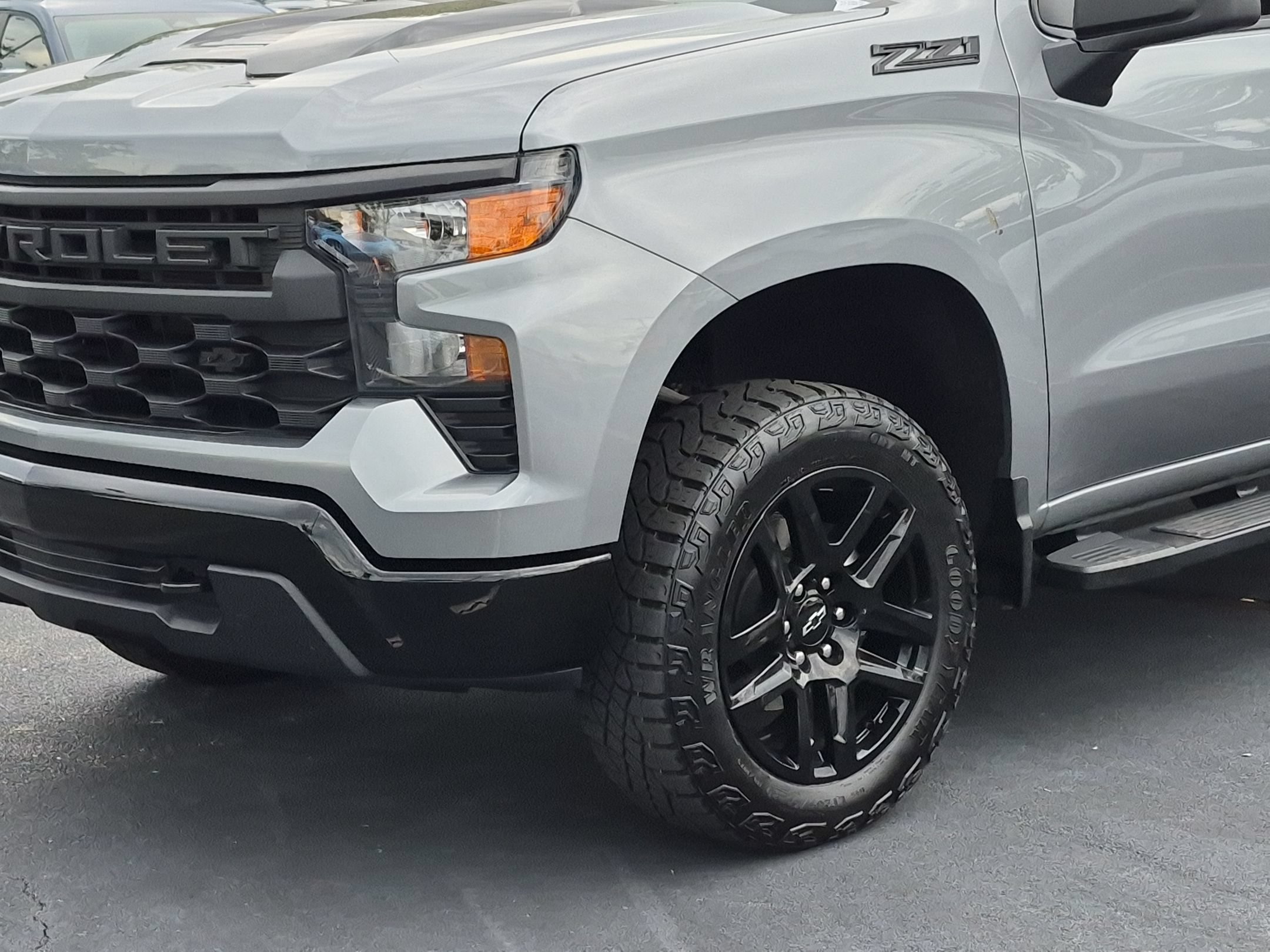 Used 2024 Chevrolet Silverado 1500 Custom Trail Boss w/ Dark Appearance Package AWD/4WD image 6