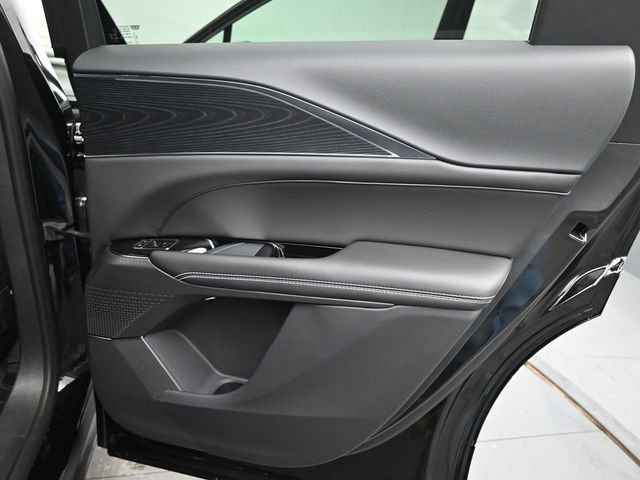 New 2026 Cadillac Lyriq Luxury image 16