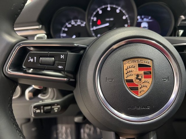 Used 2025 Porsche Macan T image 33