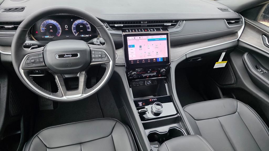 New 2025 Jeep Grand Cherokee L Limited w/ Black Appearance Package image 28