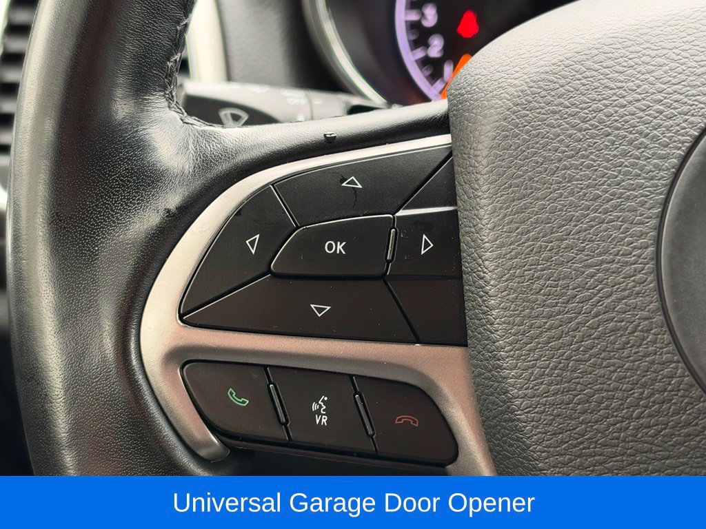 Used 2021 Jeep Grand Cherokee Laredo X AWD/4WD image 23
