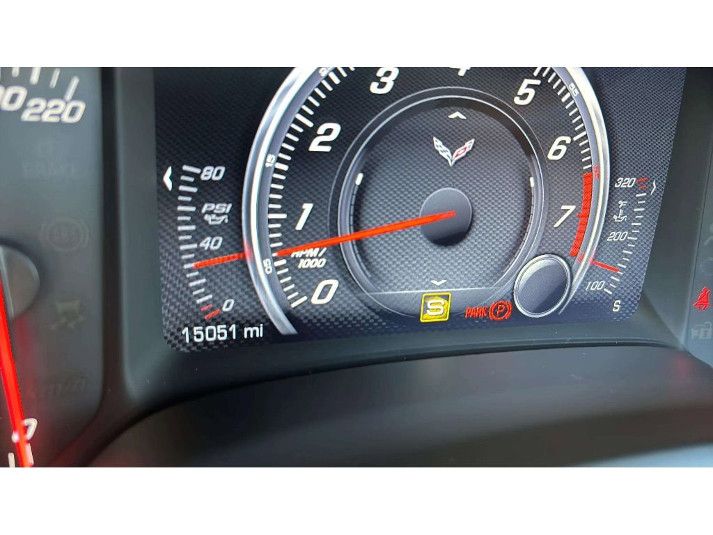 Used 2015 Chevrolet Corvette Z06 w/ 3LZ Preferred Equipment Group image 13