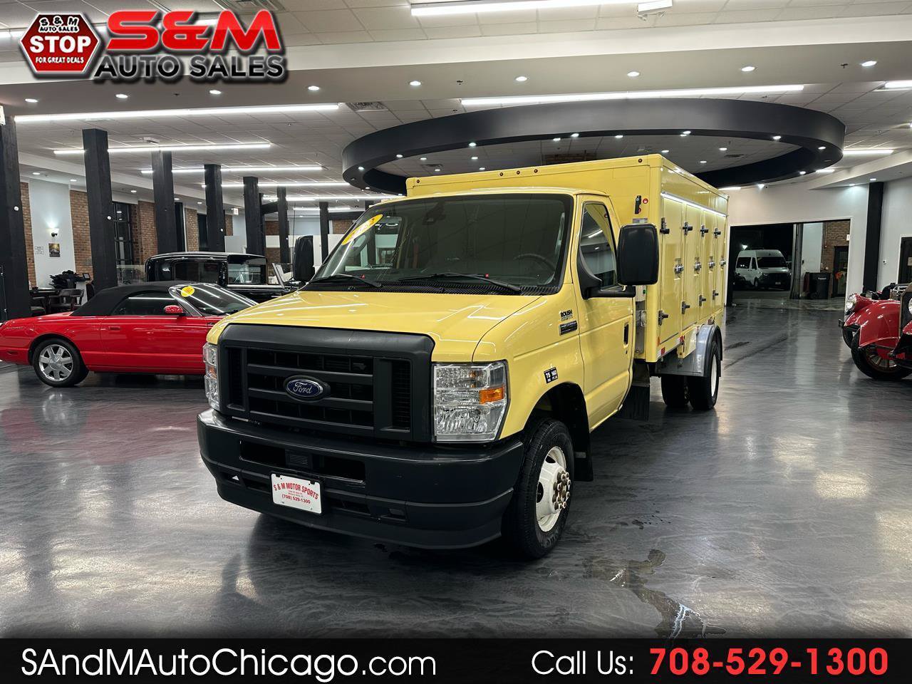 Used 2022 Ford E-450 and Econoline 450 Super Duty RWD image 1