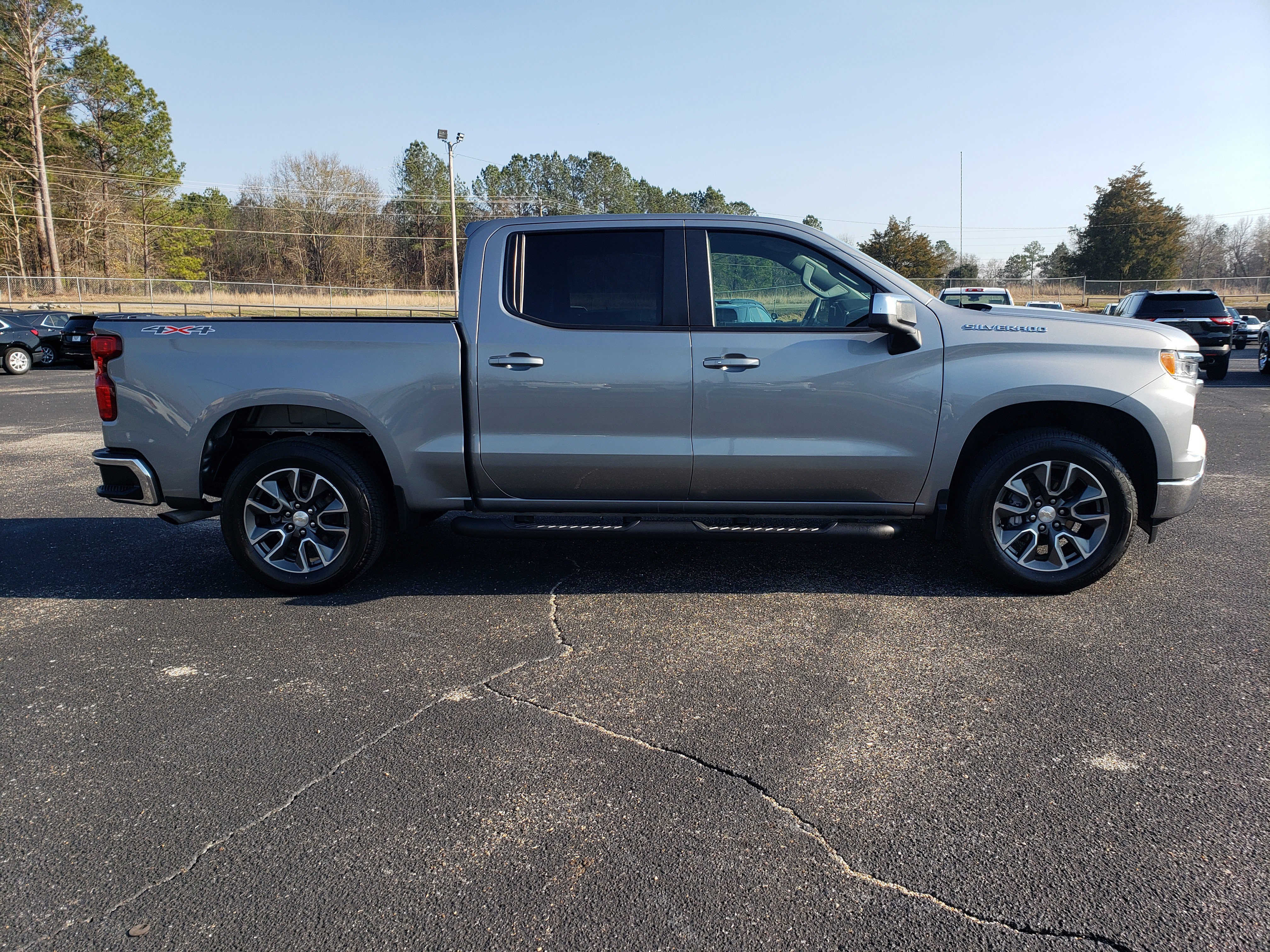 Used 2023 Chevrolet Silverado 1500 LT image 5