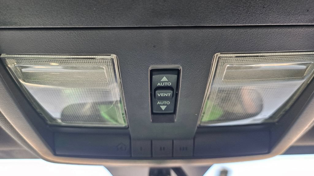 Used 2013 Dodge Challenger R/T Plus RWD image 34