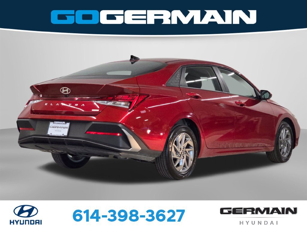 Used 2026 Hyundai Elantra Hybrid FWD image 8