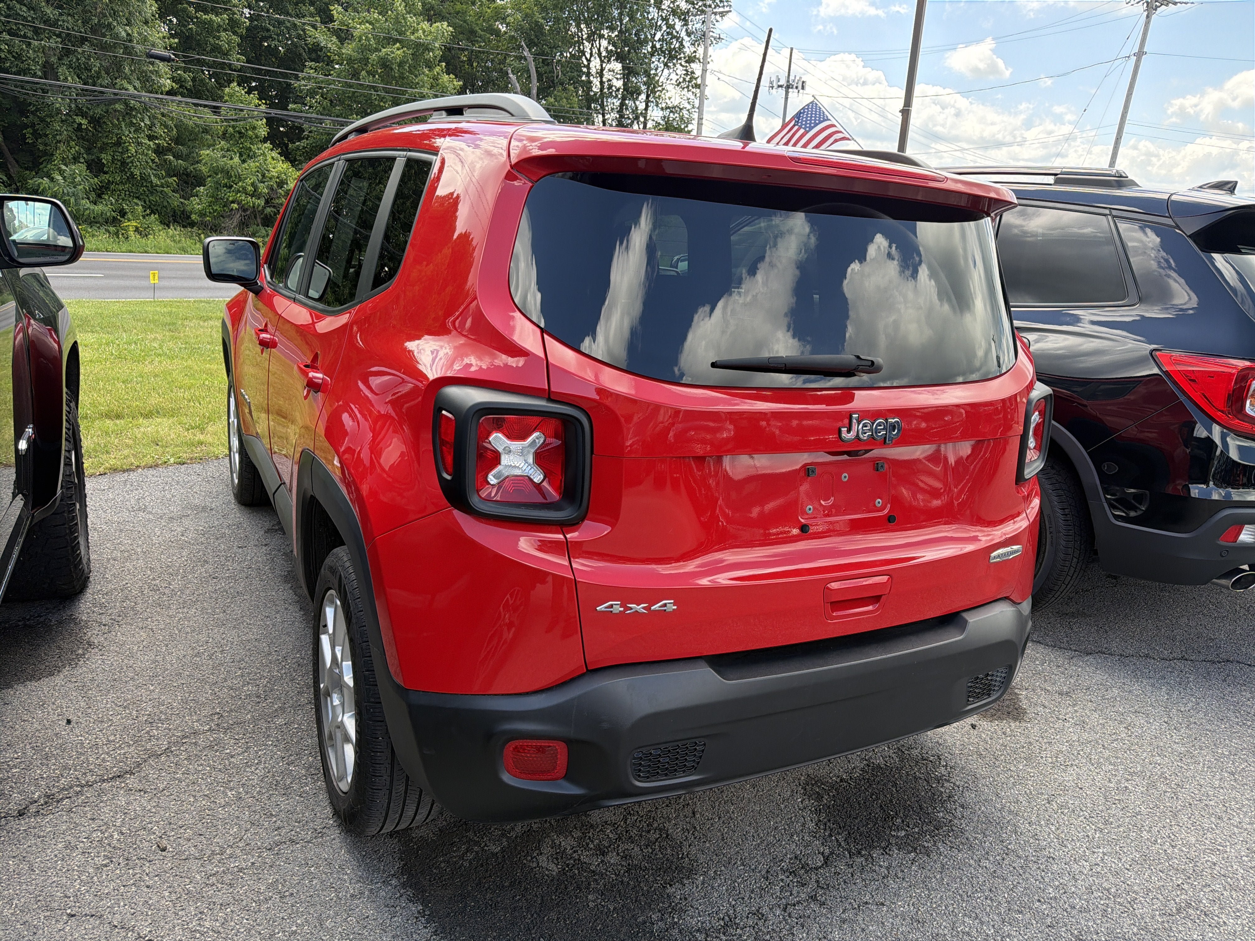 Used 2022 Jeep Renegade Latitude AWD/4WD image 5