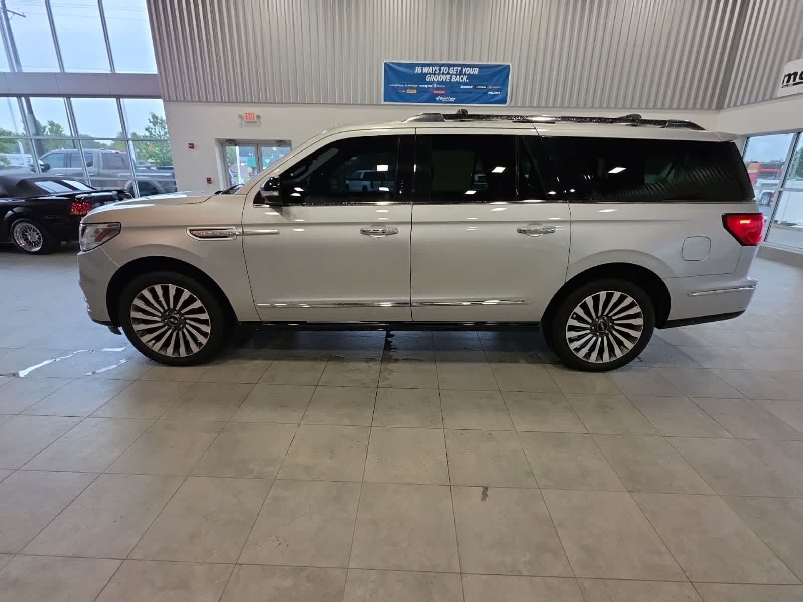 Used 2018 Lincoln Navigator L Reserve w/ Technology Package AWD/4WD image 17