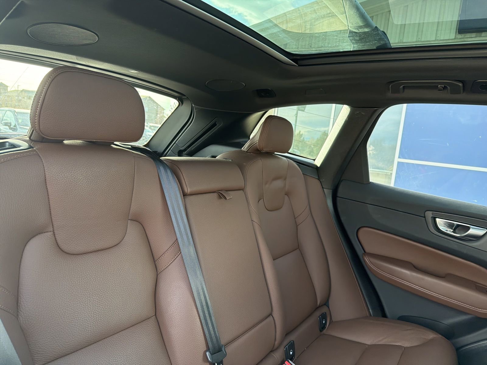 Certified 2025 Volvo XC60 T8 Plus w/ Protection Package Premier image 24