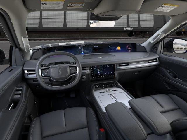 New 2026 Lincoln Navigator L Premier AWD/4WD image 9