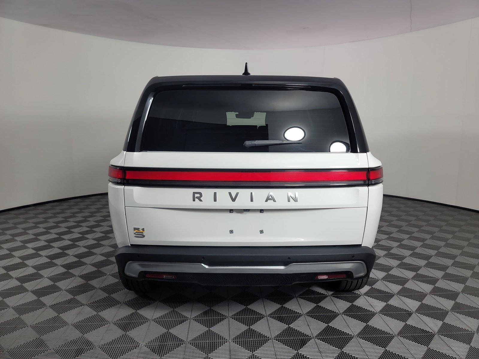 Used 2023 Rivian R1S Adventure Quad AWD/4WD image 4