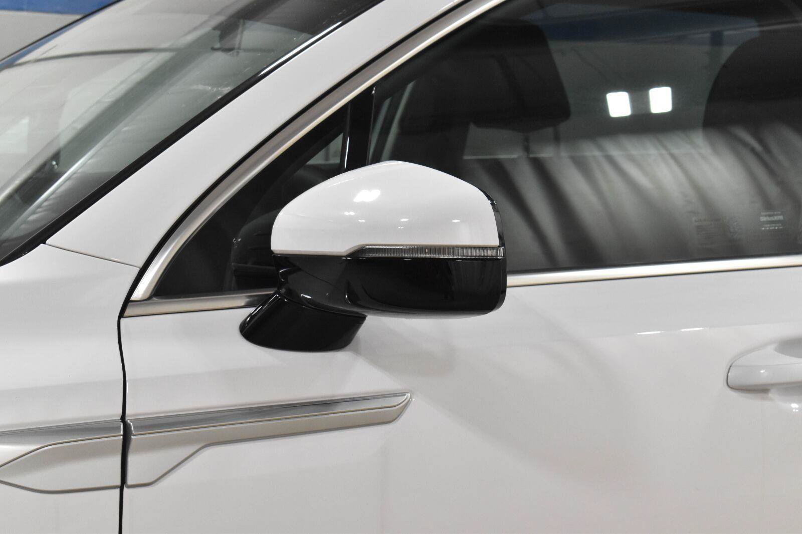 Used 2025 Kia Sorento LX FWD image 30