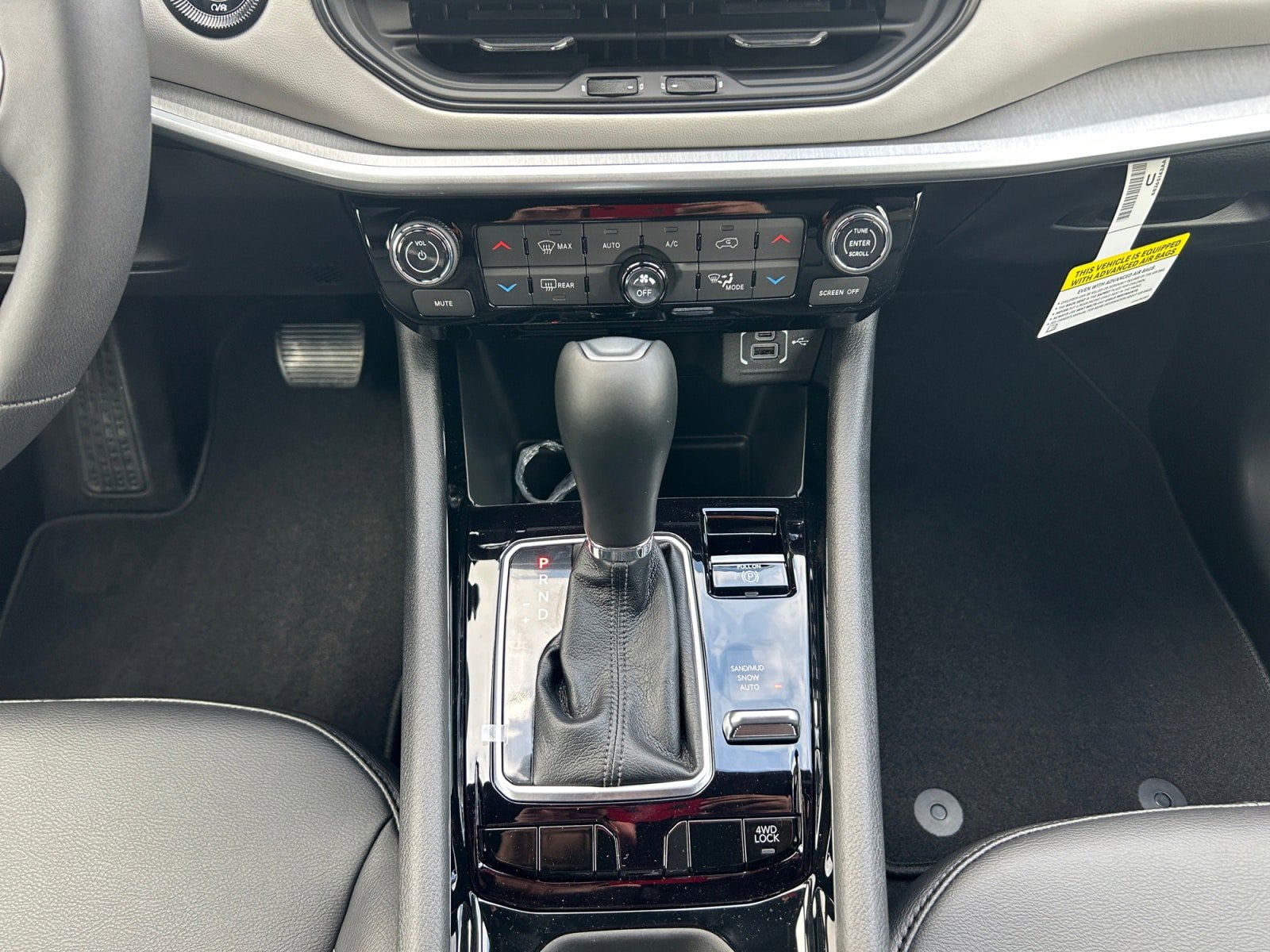 New 2026 Jeep Compass Limited image 11