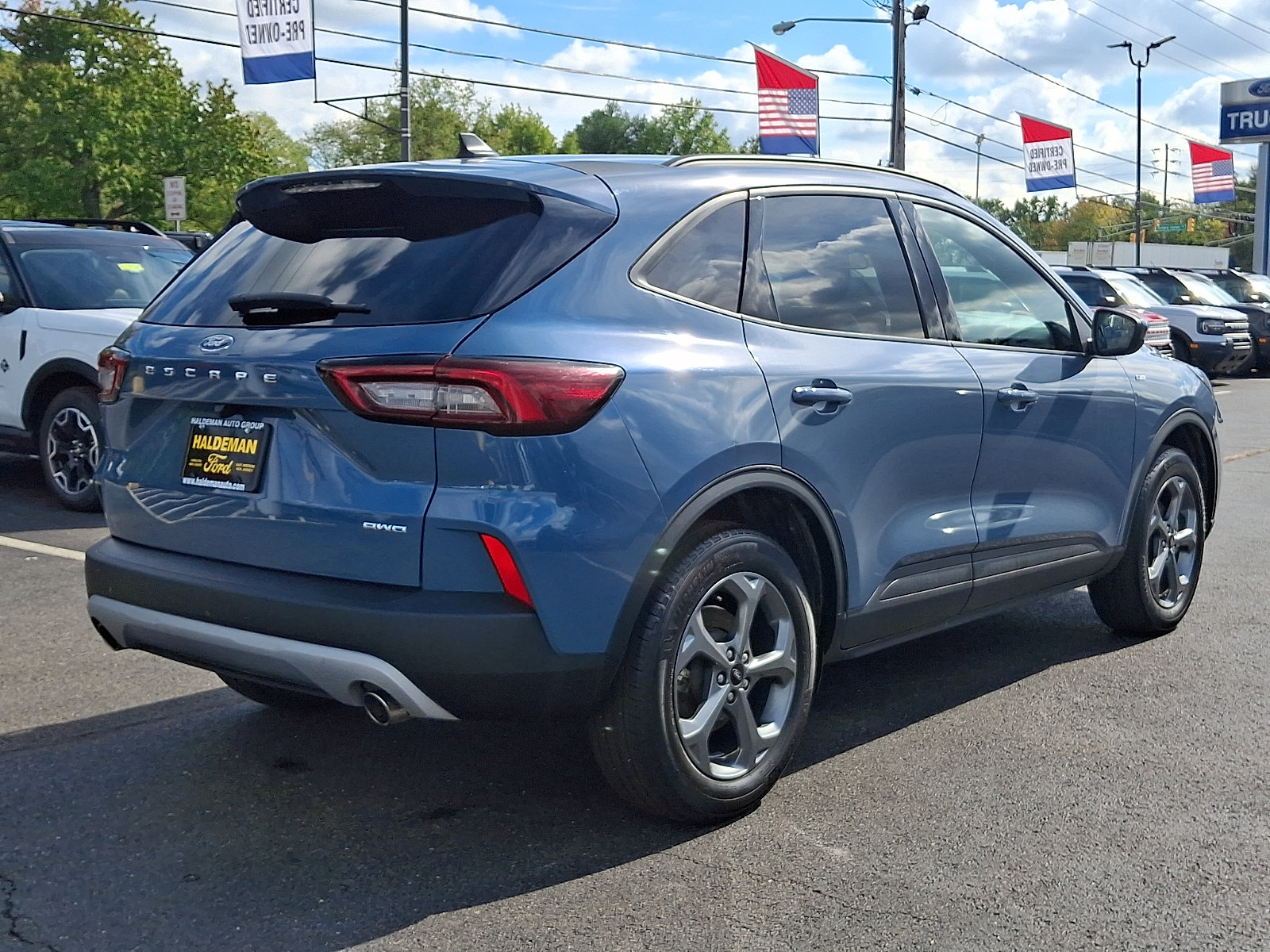 Used 2025 Ford Escape ST-Line Select AWD/4WD image 7