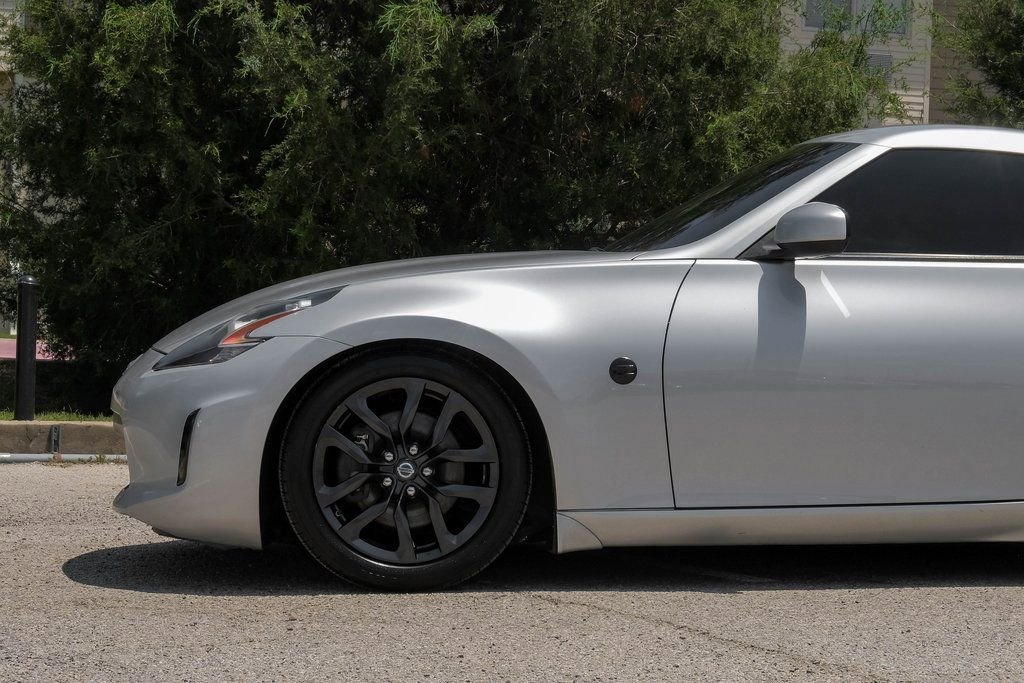 Used 2020 Nissan 370Z Coupe image 10