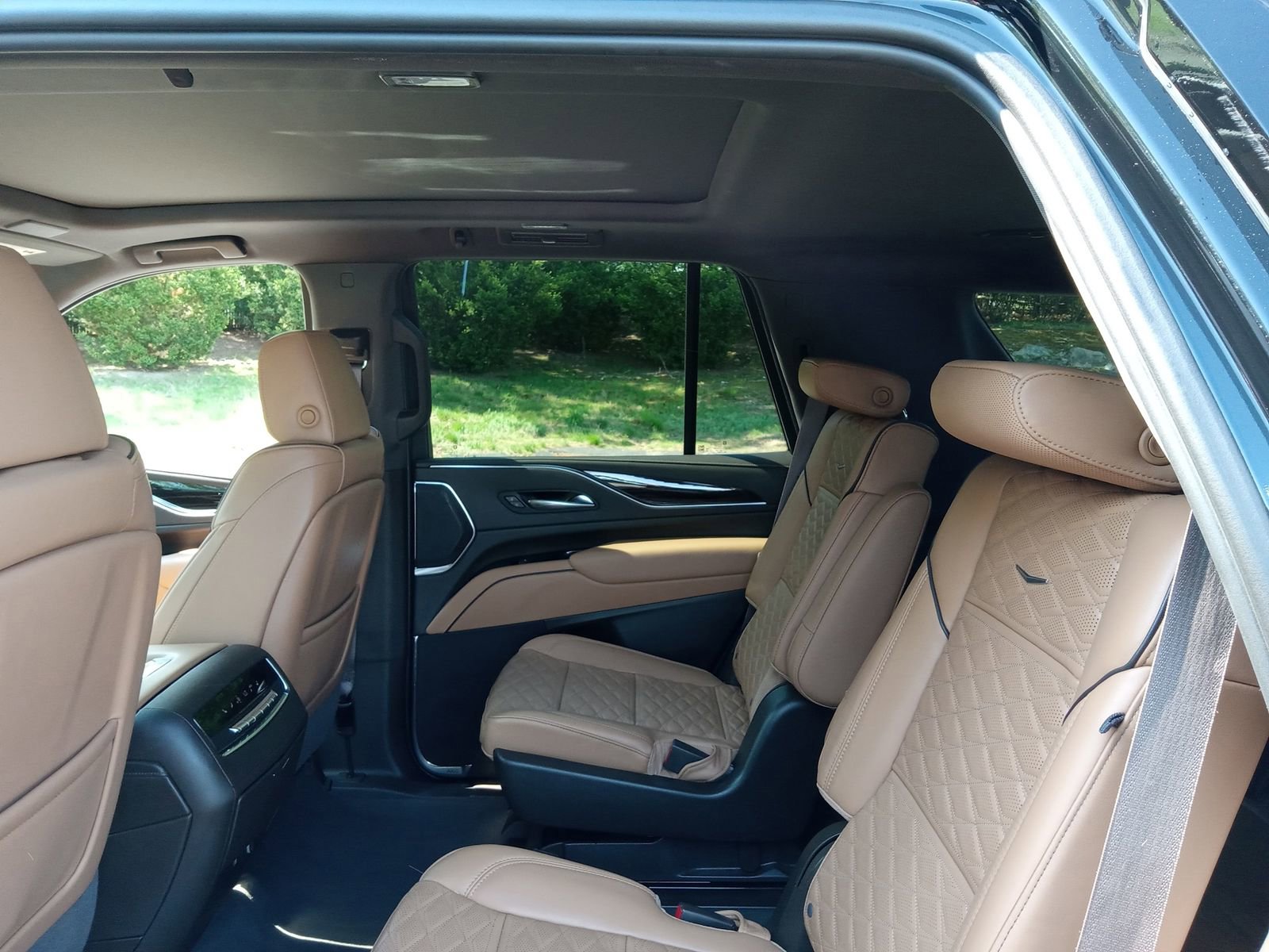 Used 2023 Cadillac Escalade Sport w/ Touring Package AWD/4WD image 24