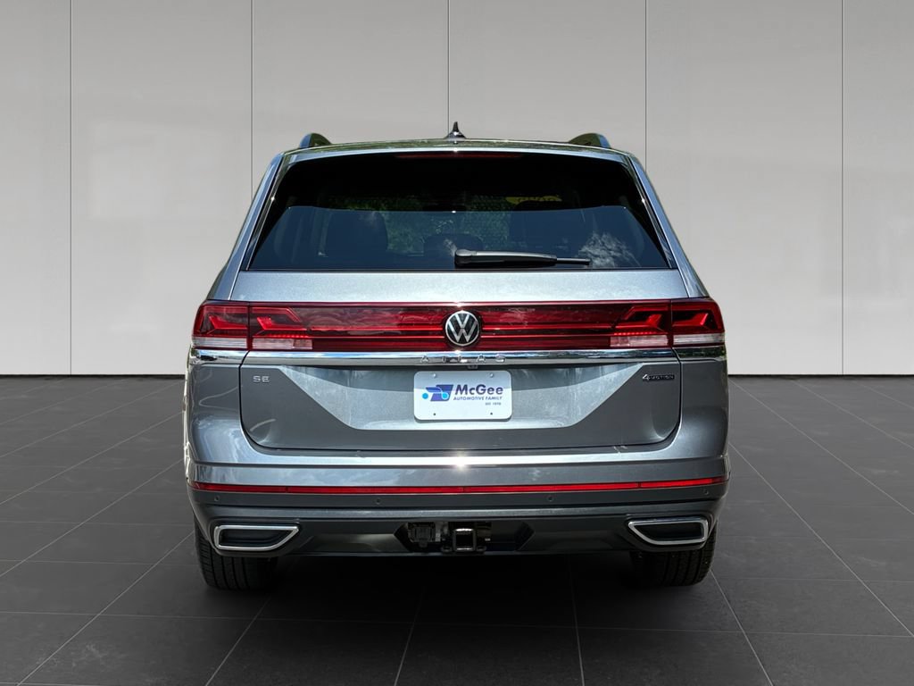 Used 2025 Volkswagen Atlas SE AWD/4WD image 4