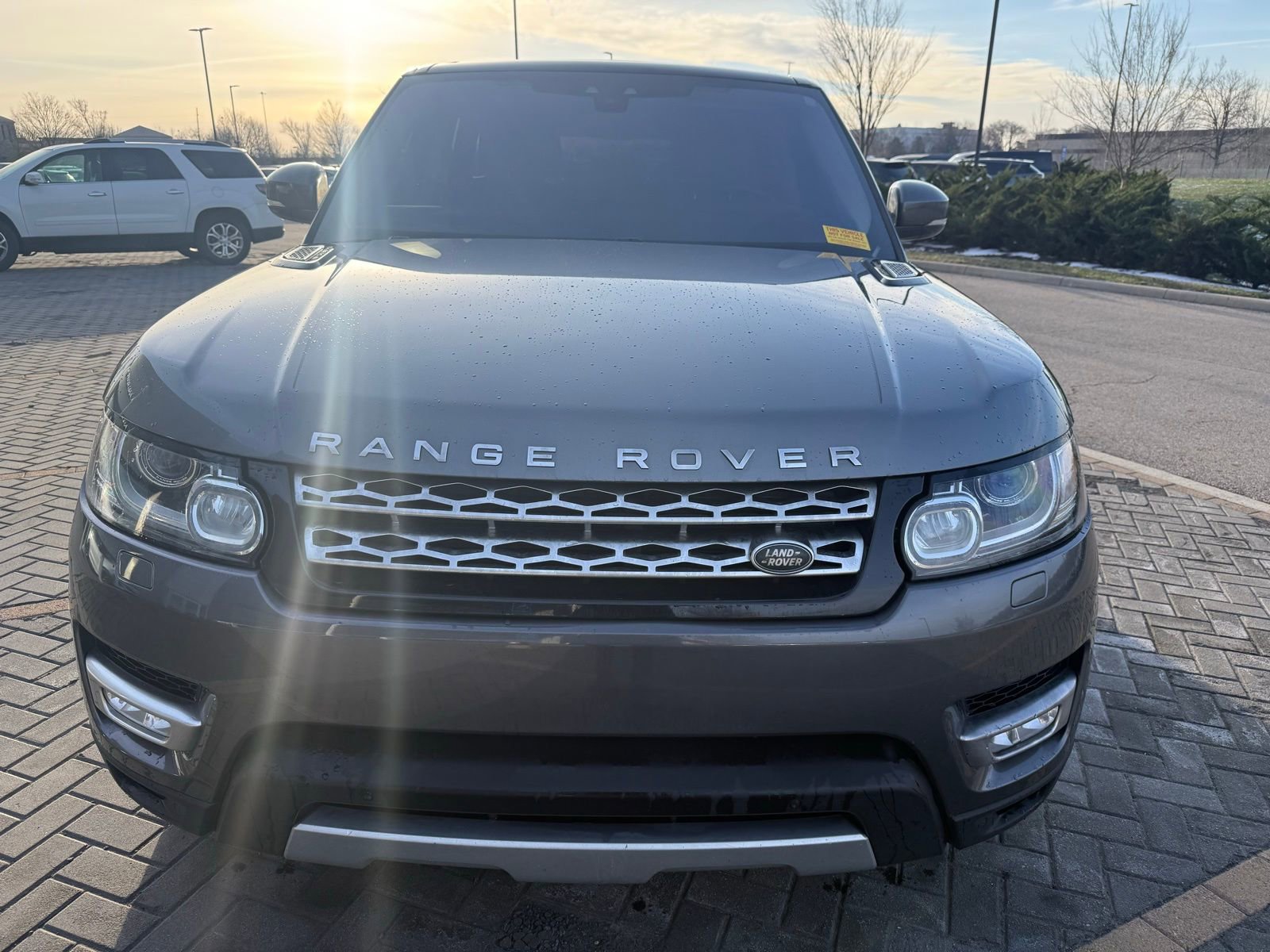 Used 2017 Land Rover Range Rover Sport HSE image 2