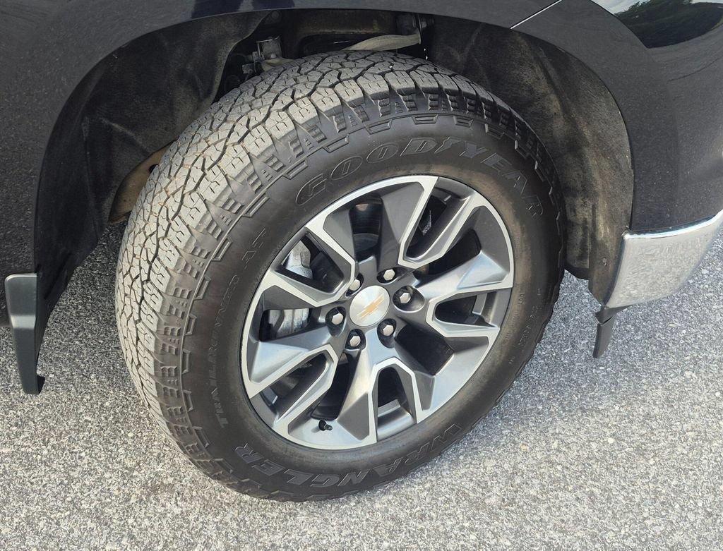 Used 2024 Chevrolet Silverado 1500 LT AWD/4WD image 93