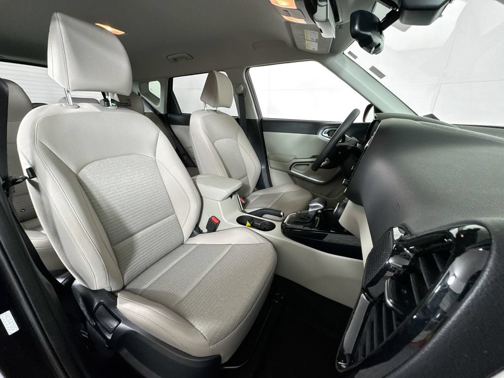 Used 2022 Kia Soul S FWD image 26