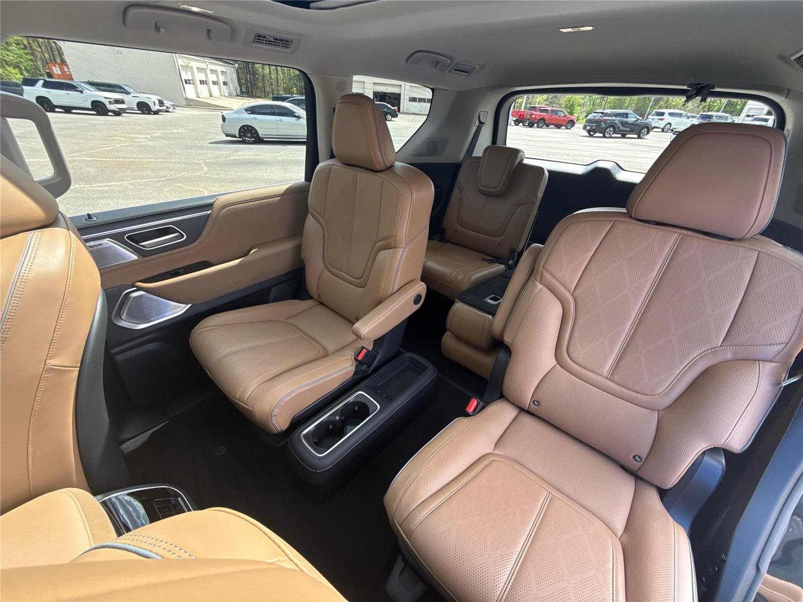 Certified 2025 INFINITI QX80 Sensory AWD/4WD image 12