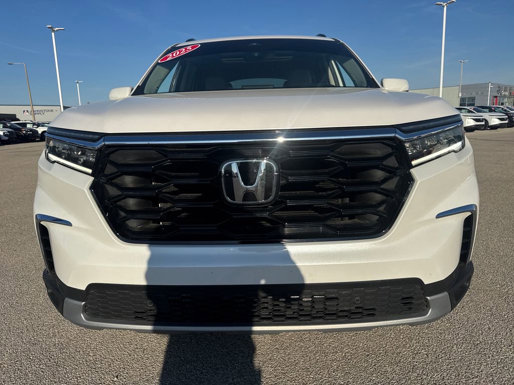 Used 2025 Honda Pilot Touring image 14