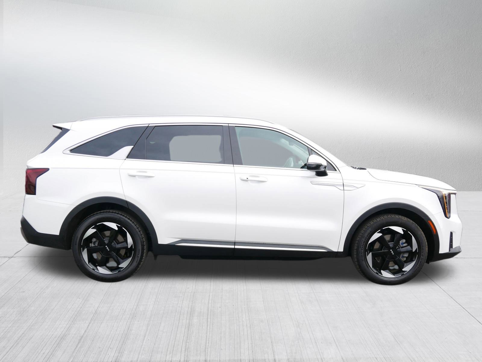 Used 2025 Kia Sorento EX image 8