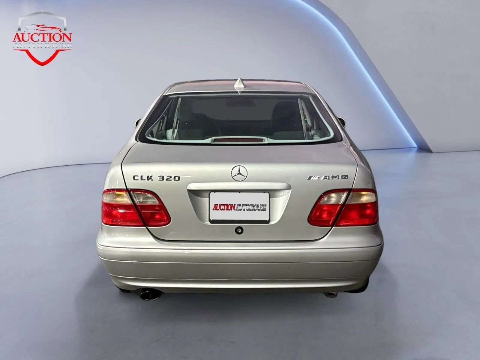 Used 2000 Mercedes-Benz CLK 320 Coupe image 4