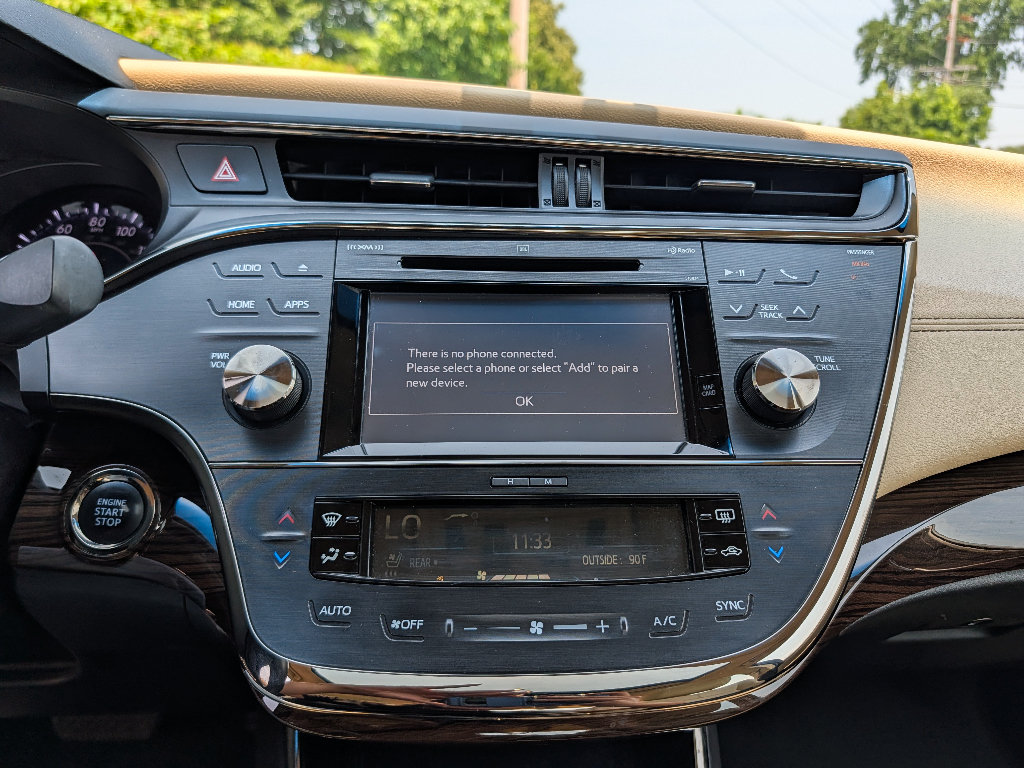Used 2015 Toyota Avalon Limited FWD image 29