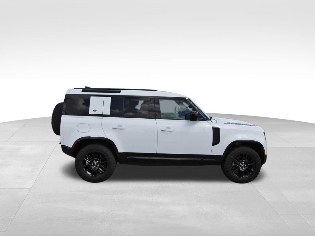 Used 2023 Land Rover Defender 110 AWD/4WD image 5
