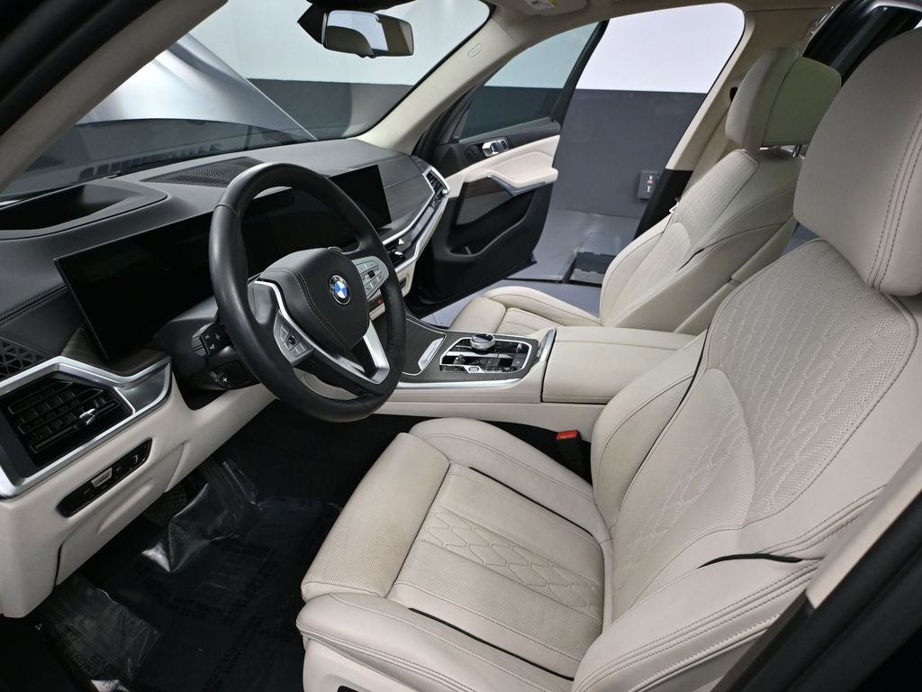 Used 2023 BMW X7 xDrive40i w/ Executive Package image 25