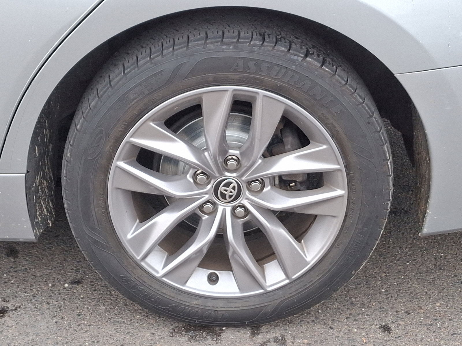 Used 2021 Toyota Avalon XLE image 9