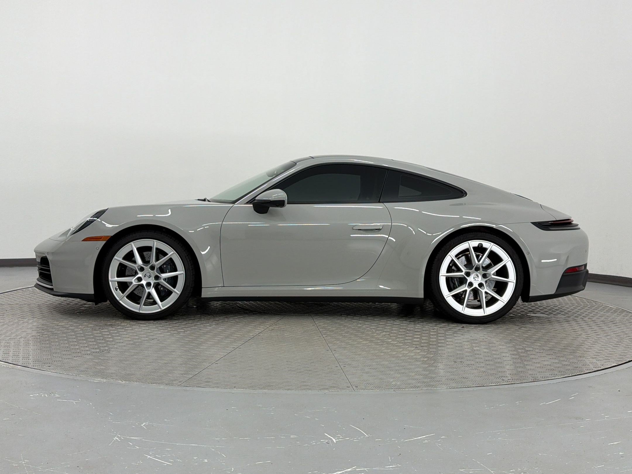 Certified 2025 Porsche 911 Carrera RWD image 2