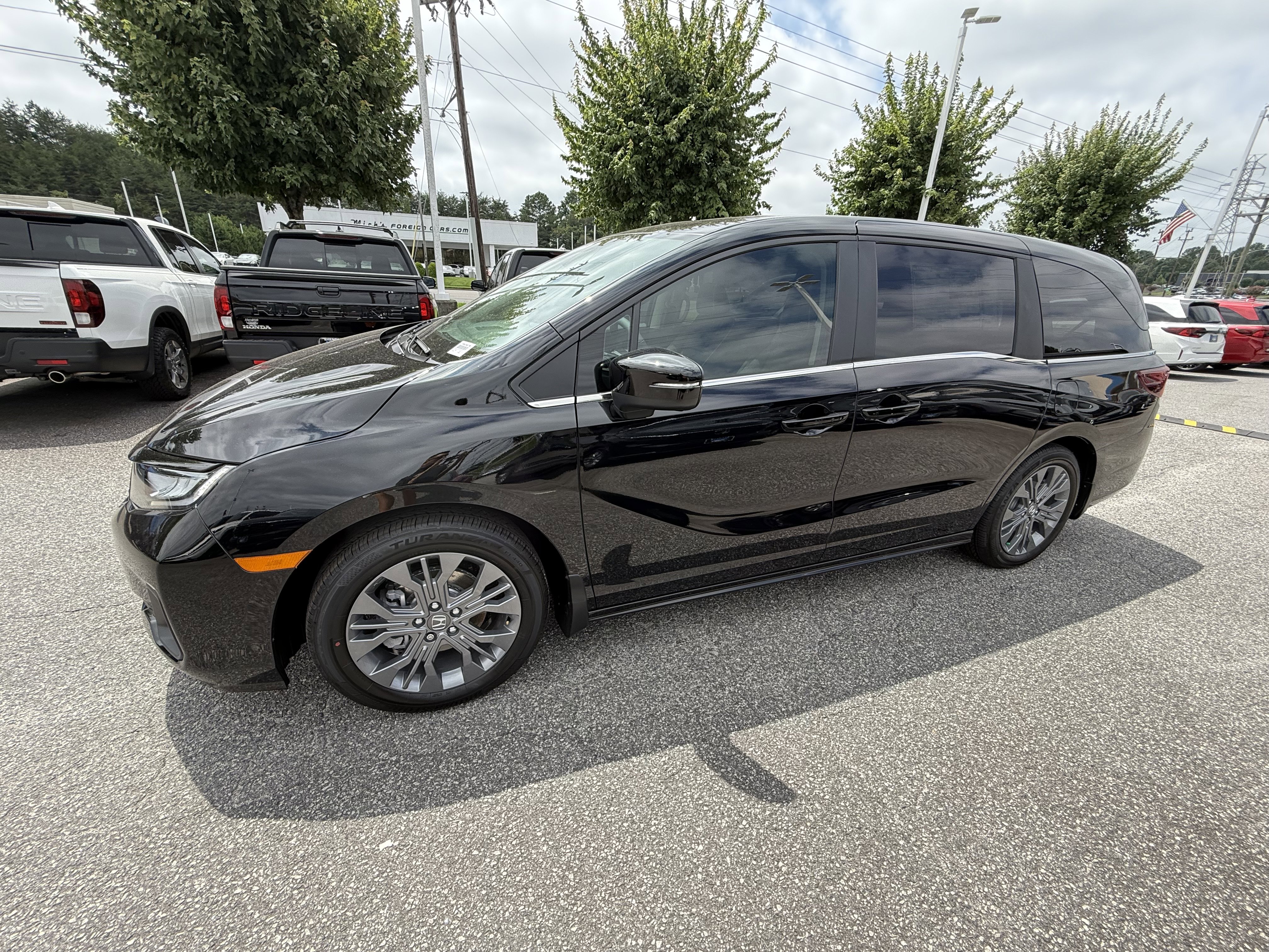 New 2026 Honda Odyssey Touring image 6