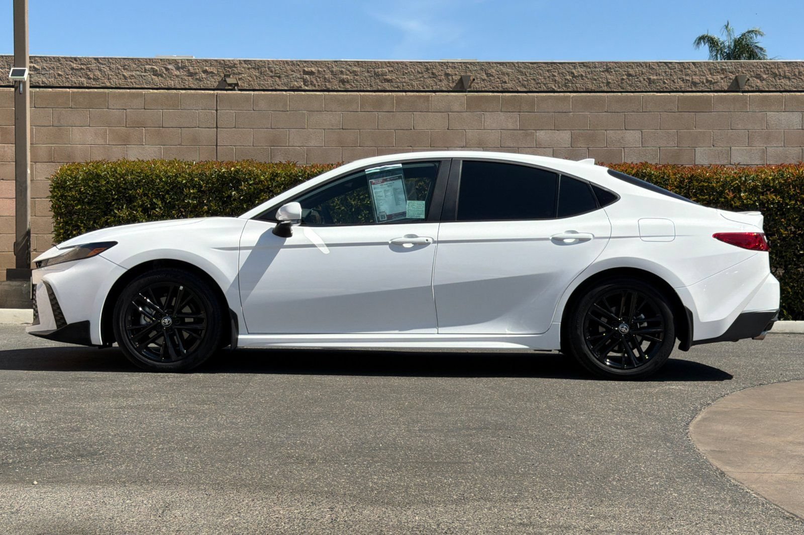 Used 2026 Toyota Camry SE w/ Multimedia Upgrade Package FWD image 7