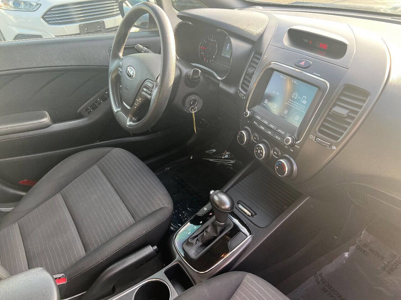 Used 2018 Kia Forte LX w/ LX Popular Package image 17