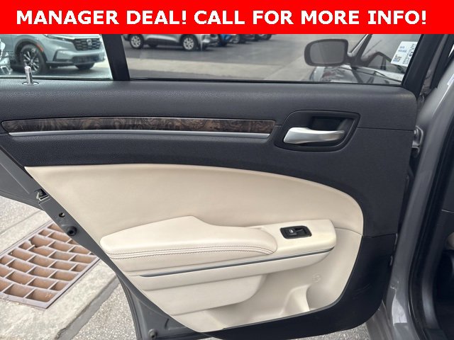 Used 2019 Chrysler 300 Limited image 21