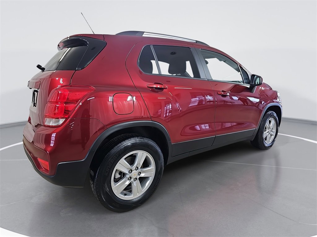 Certified 2022 Chevrolet Trax LT w/ LT Convenience Package image 3