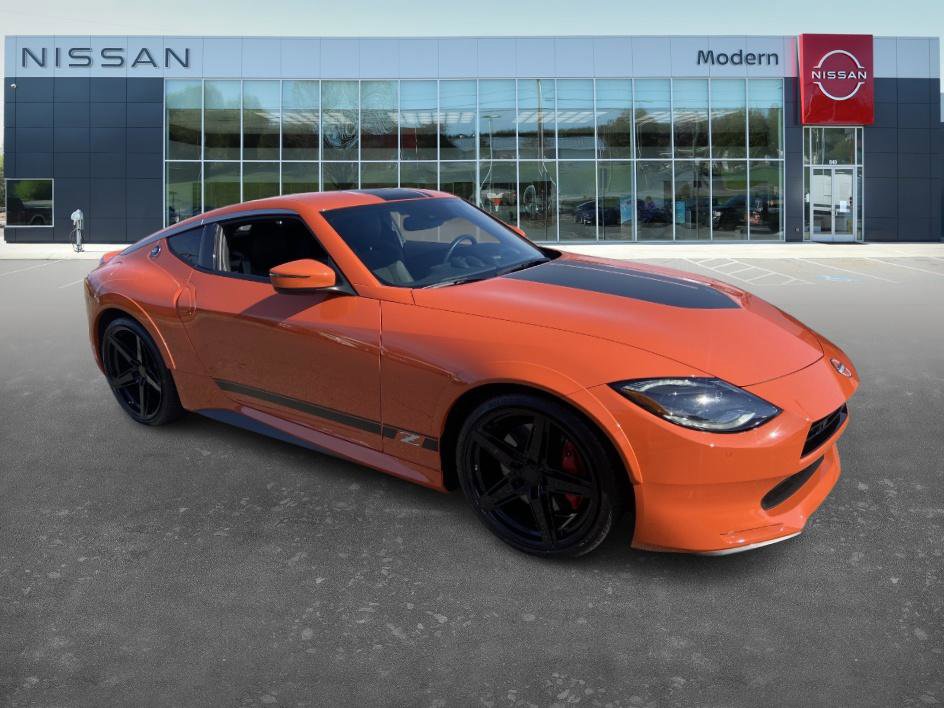 Certified 2024 Nissan Z Performance w/ Heritage Edition image 3