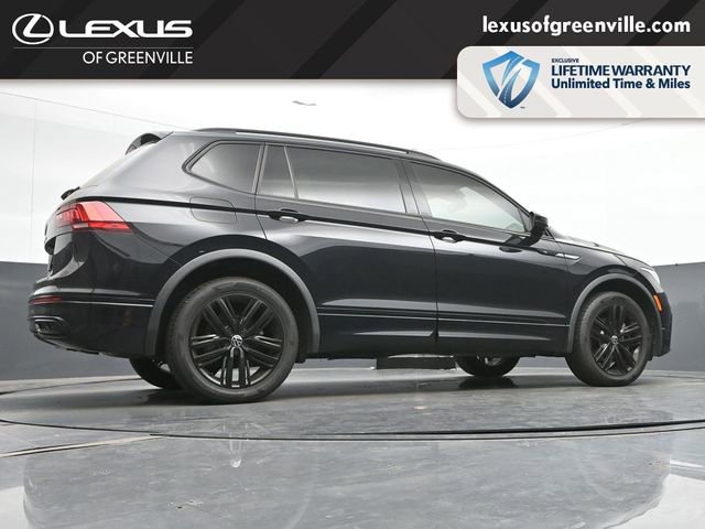 Used 2022 Volkswagen Tiguan SE R-Line FWD image 35