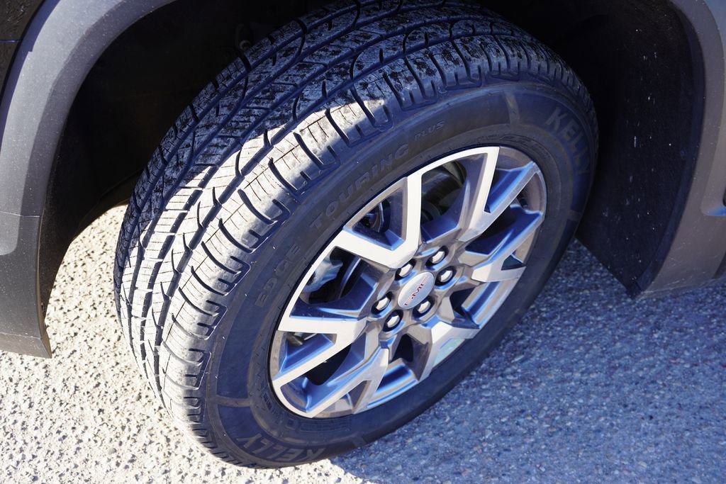 Certified 2023 GMC Acadia SLT w/ Preferred Package image 14