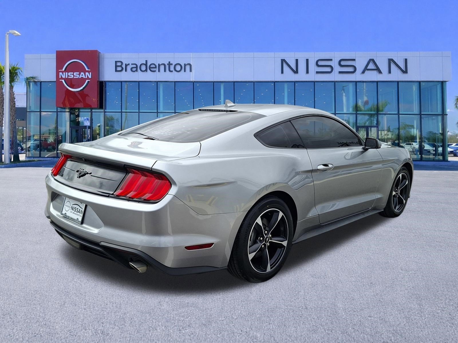 Used 2023 Ford Mustang Coupe image 5