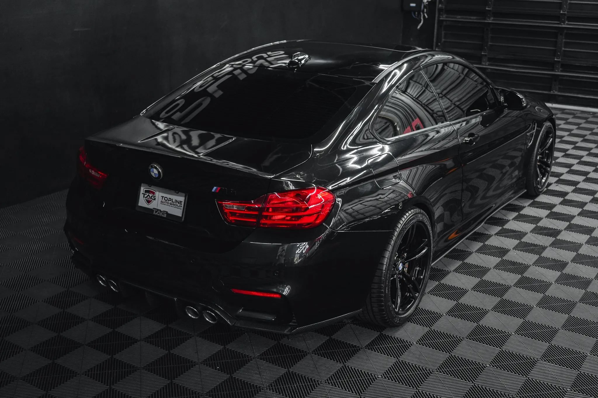 Used 2015 BMW M4 Coupe w/ Executive Package RWD image 19