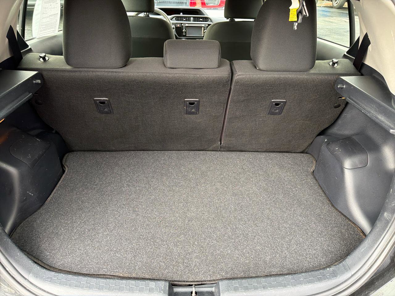 Used 2016 Toyota Prius C Persona Series image 12